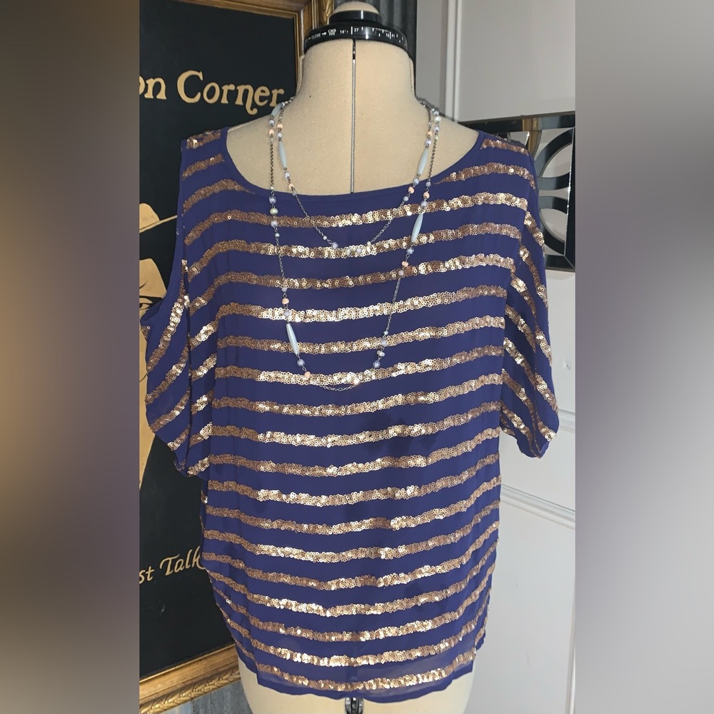 Bebe Open shoulder Shirt